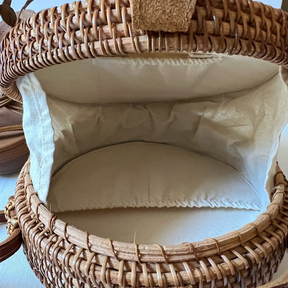 New Rattan Crossbody - Picture 3 of 3